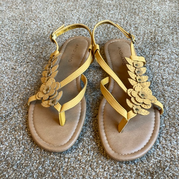 Andiamo Shoes - Andiamo Ascout  Mustard Yellow floral Boho Sandals T Strap Thong Size 7.5Wide